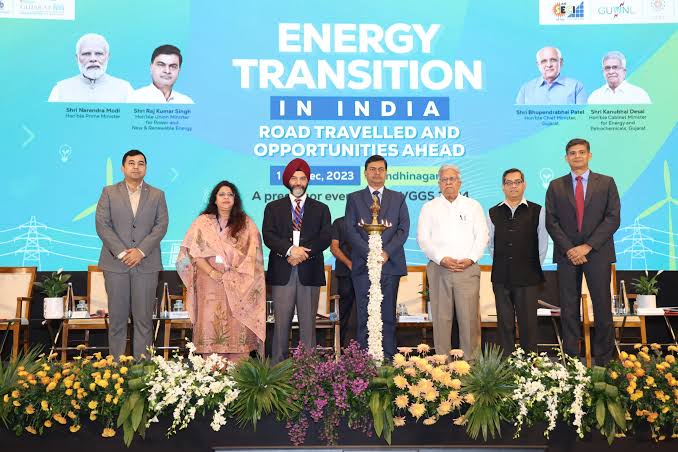 आर.के. केंद्रीय ऊर्जा और नवीन एवं नवीकरणीय ऊर्जा मंत्री सिंह ने गांधीनगर, गुजरात में ‘भारत में ऊर्जा परिवर्तन – सड़क यात्रा और आगे के अवसर’ विषय पर दो दिवसीय राष्ट्रीय सम्मेलन का उद्घाटन किया।