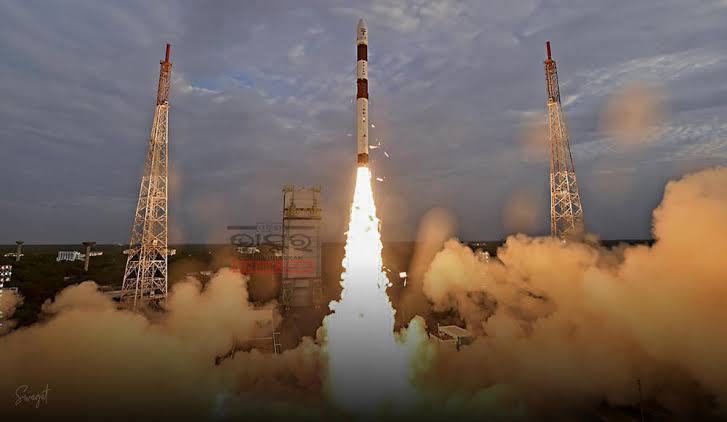 ISRO ने ब्लैक होल की जांच के लिए पहला X-रे पोलारिमीटर सैटेलाइट लॉन्च किया