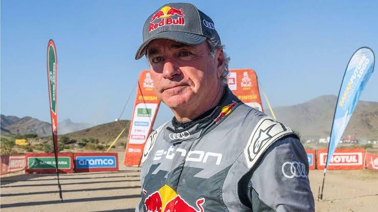 कार्लोस सैन्ज ने 61 साल की उम्र में इतिहास रचा : चौथा डकार रैली खिताब जीता