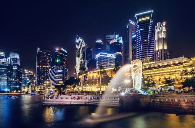 सिंगापुर की कुल प्रजनन दर पहली बार 1% से नीचे गिर गई